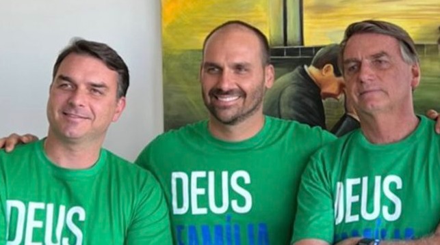 Flávio Bolsonaro vai pedir impeachment de Alexandre de Moraes