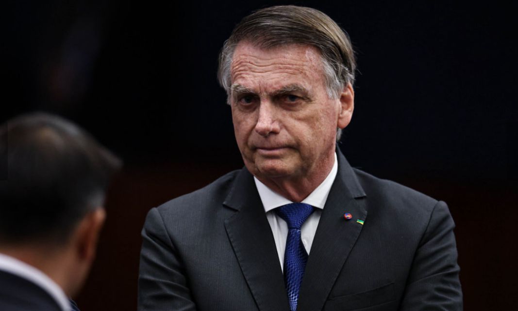‘Suprema humilhação’, diz Bolsonaro sobre tornozeleira