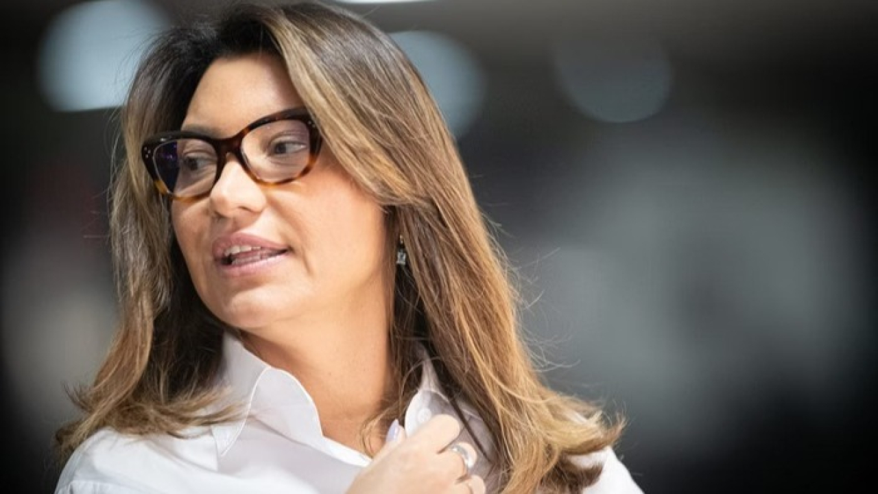 Janja diz que termo 'vira-latas' foi crítica a bolsonaristas