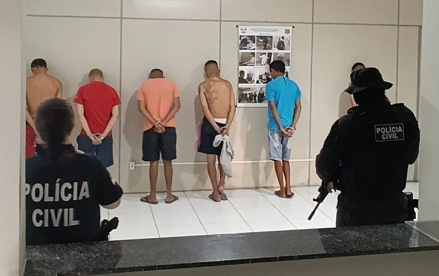 Polícia Civil cumpre 59 mandados e apreende drogas e armas em operação contra facção no Alto Oeste potiguar