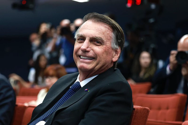 Saiba o que tinha no pen drive apreendido na casa de Bolsonaro