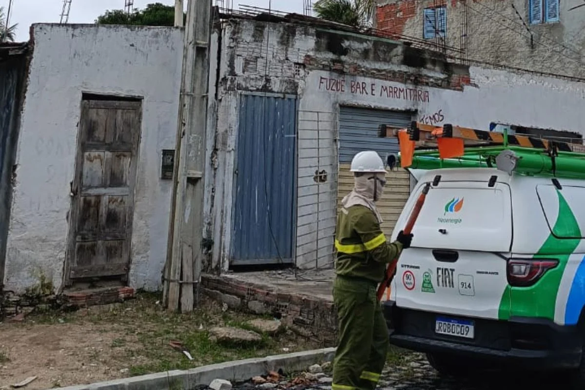 Dois homens são presos por furto de energia e suspeita de ligação com facção em Parnamirim