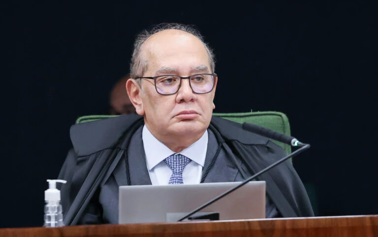 Girão e Malta apresentam pedido de impeachment de Gilmar