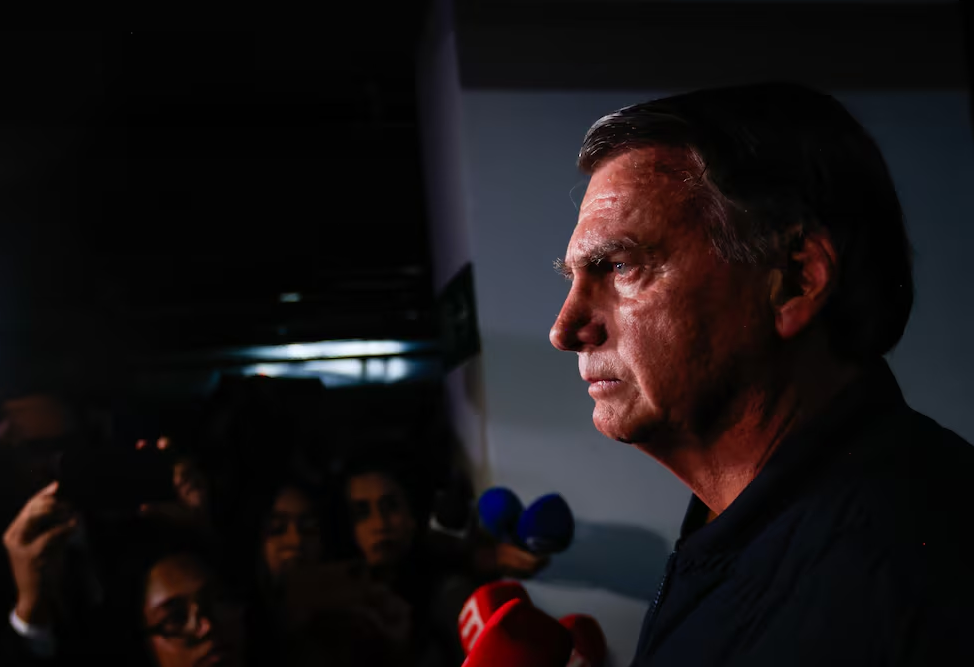 Bolsonaro vai ter dificuldade em ir a hospitais após ordem de Moraes