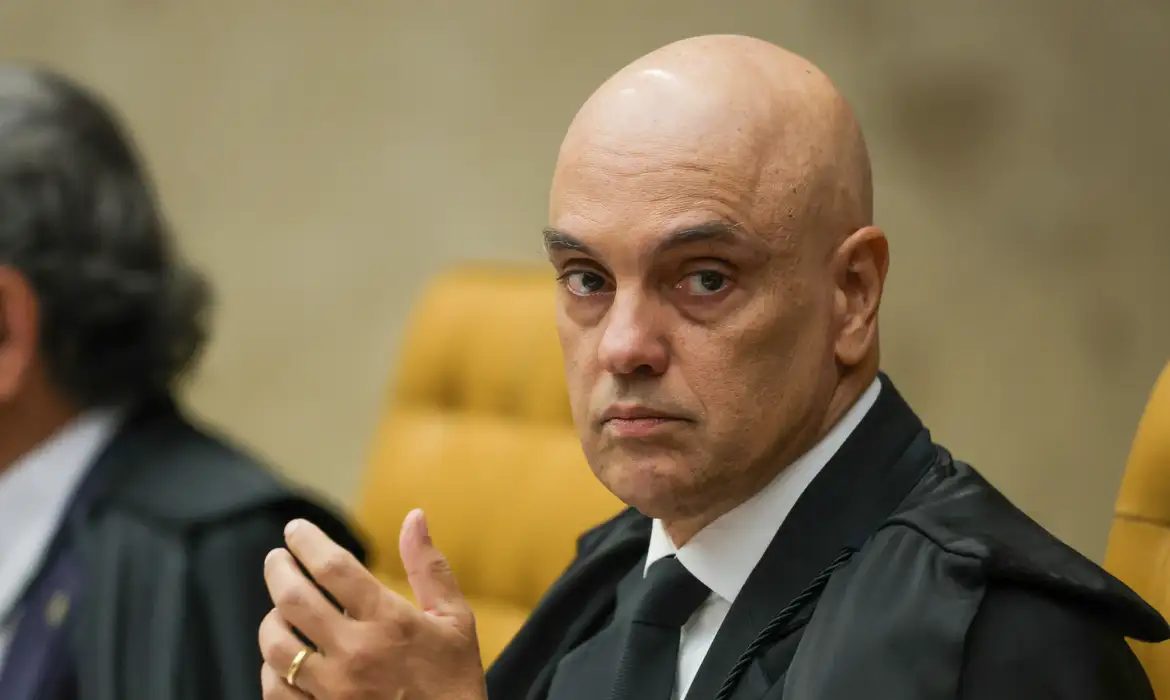 Moraes descarta recuar sobre prisão domiciliar de Bolsonaro