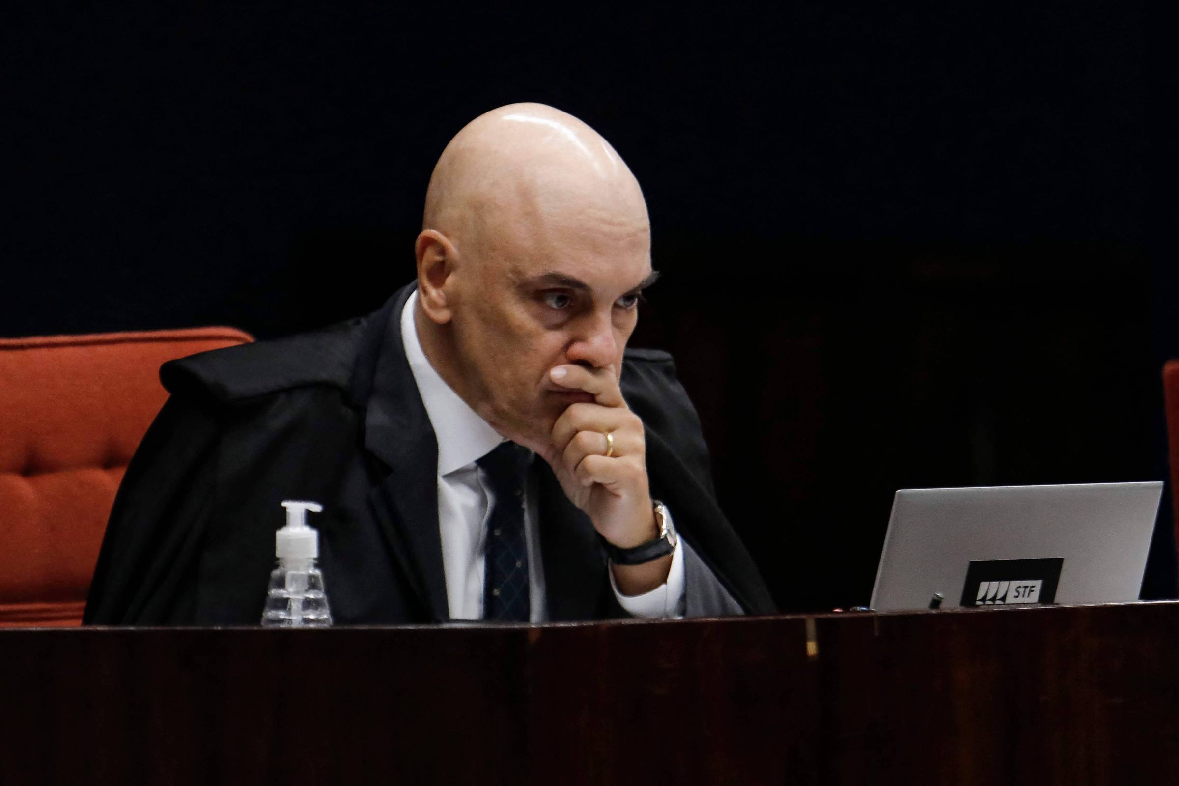 Oposição consegue 41 assinaturas necessárias para pedido de impeachment contra Alexandre de Moraes