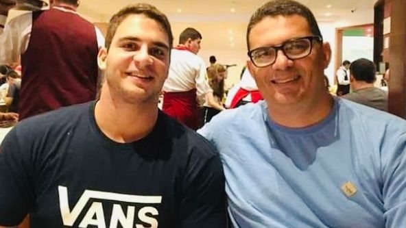 Pai de ‘bombado’ que espancou mulher em elevador publica mensagem emocionada no Dia dos Pais