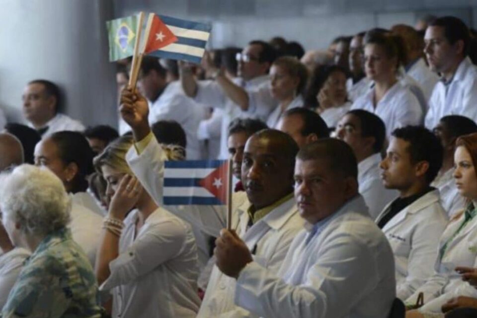 EUA avaliam Mais Médicos como trabalho escravo