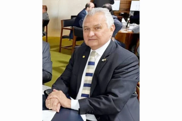 Girão afirma que Rogério é o candidato da direita. Depois dele, vem Álvaro Dias