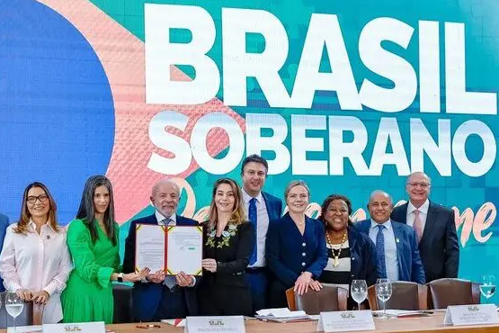 Agenda pró-aborto: Lula revoga decreto que protegia crianças desde a gestação
