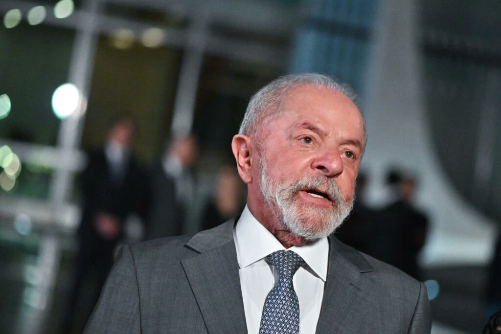 “Sem o Bolsonaro ele não é nada”, diz Lula sobre Tarcísio de Freitas