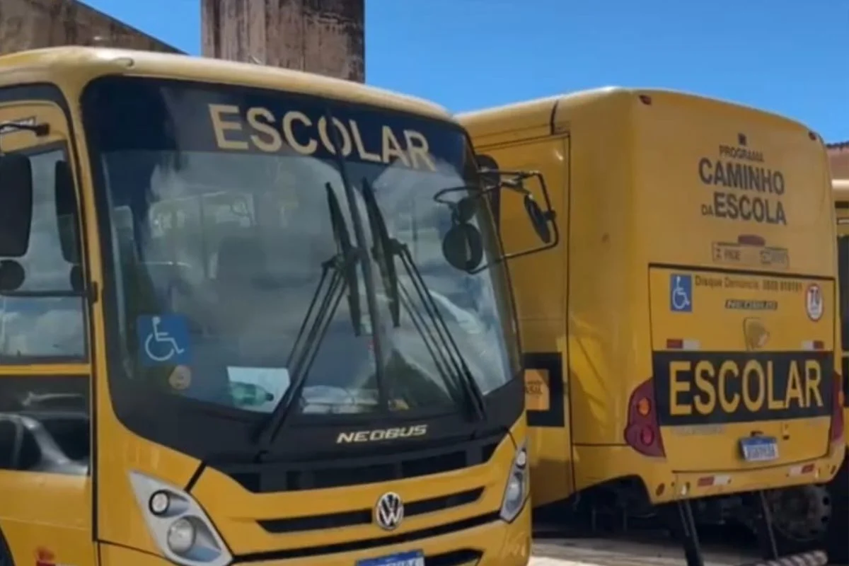 Ônibus escolares de Natal paralisam atividades, motoristas cobram salários atrasados