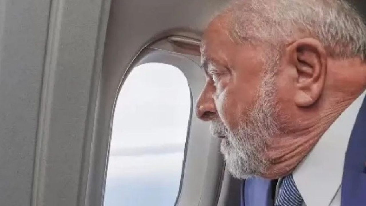 Passagens aéreas podem aumentar de forma expressiva com a nova alíquota do IOF do governo Lula