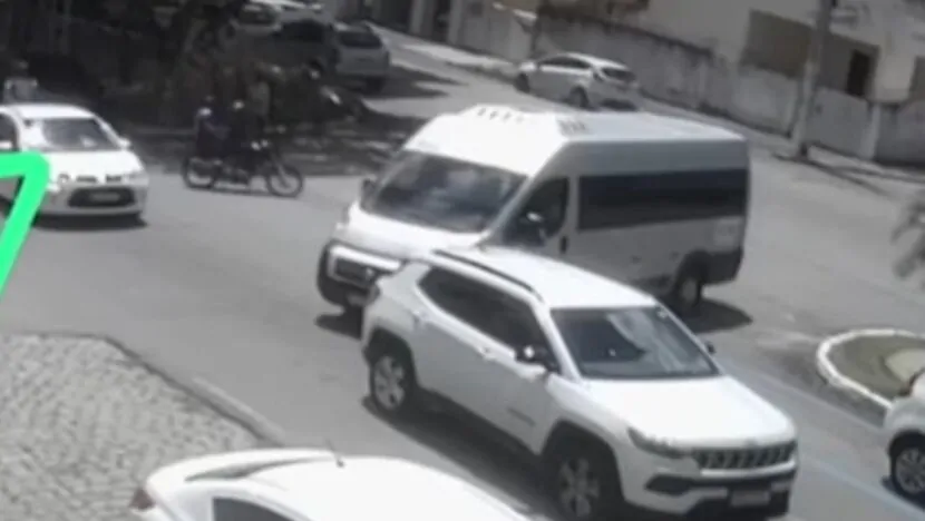 Procuradora do Estado é assaltada por dupla em motocicleta na Av. Afonso Pena, em Natal