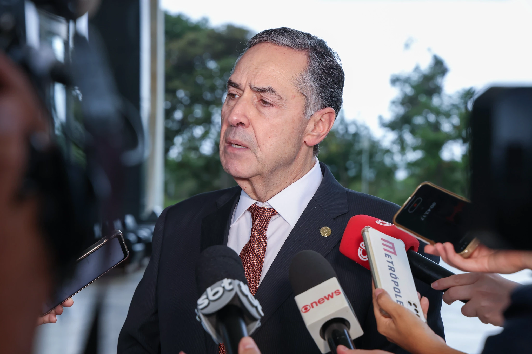 Barroso pensa em sair do STF, e Lula já tem candidatos, diz site