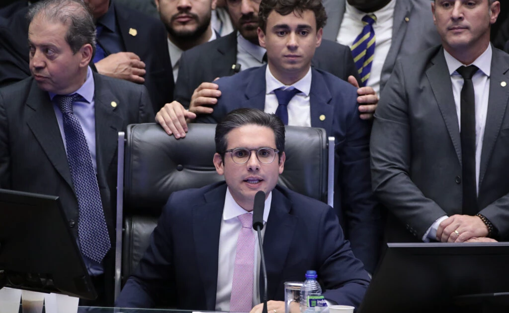 Motta nega ter afastado deputados; caso vai à Corregedoria