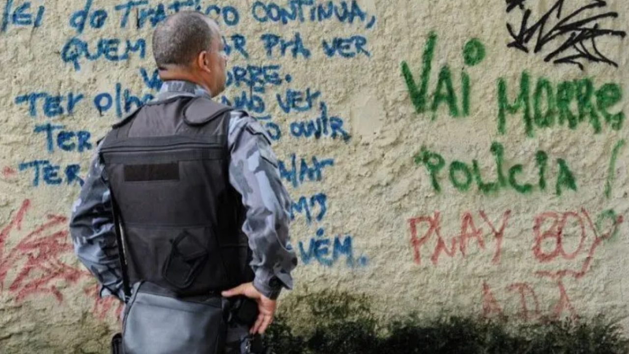 Mortes de policiais disparam no Brasil no segundo ano do governo Lula