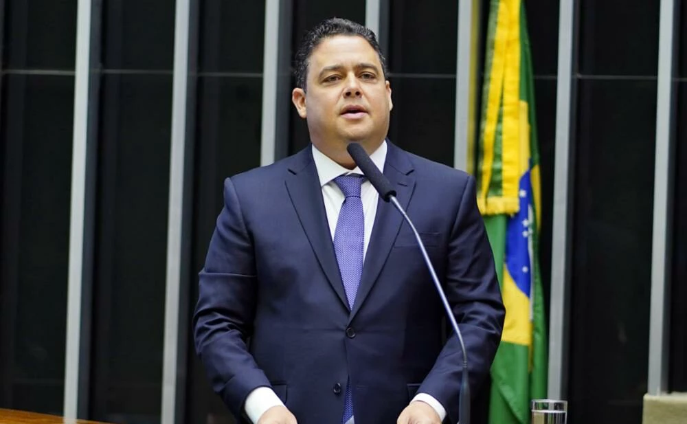 Bolsonaro pode processar Santa Cruz, que falou em “bala na nuca”