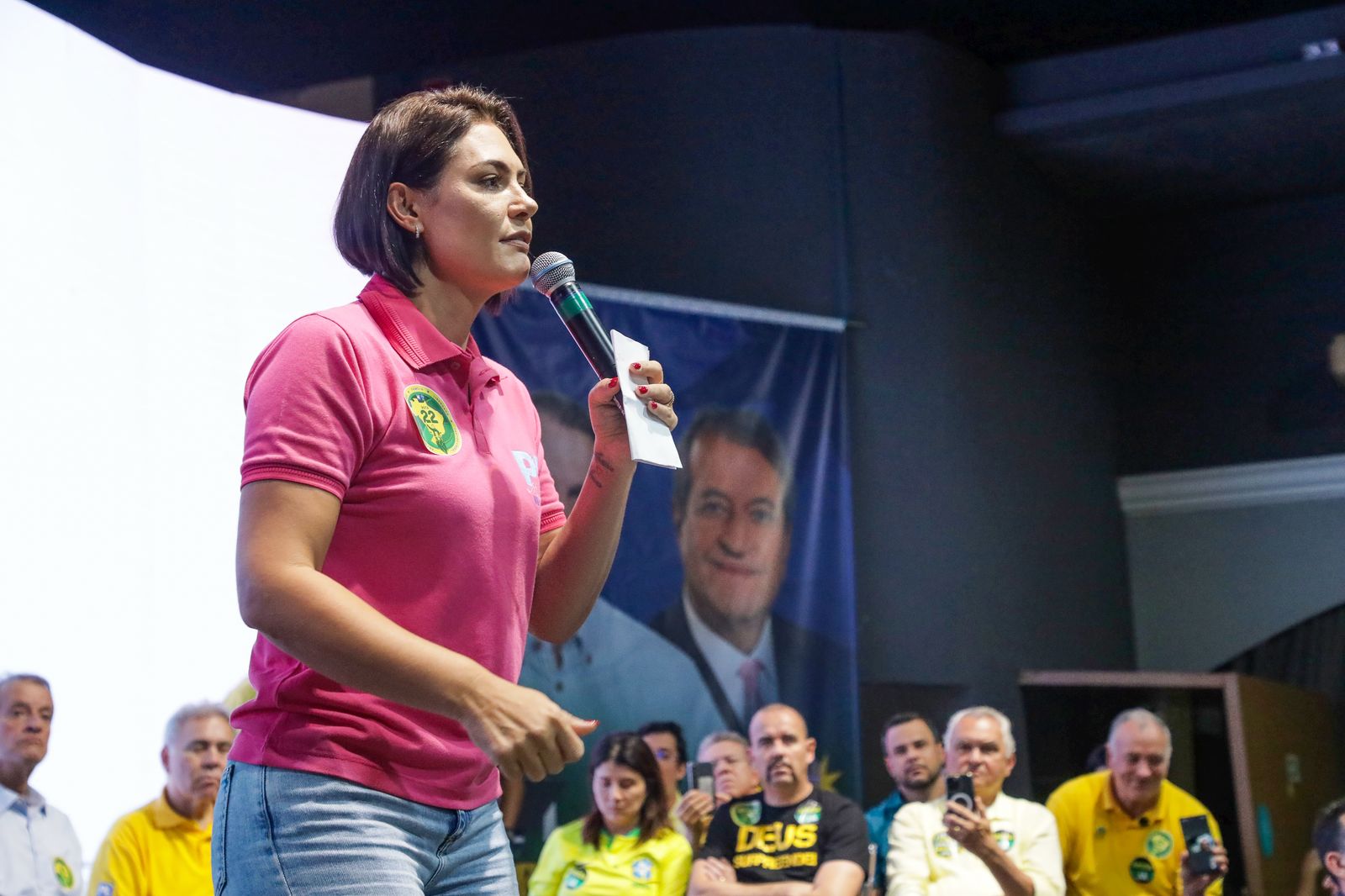 Carismática, Michelle Bolsonaro fala em 'ditadura judicial' e alerta: "ou a gente reage ou seremos engolidos"