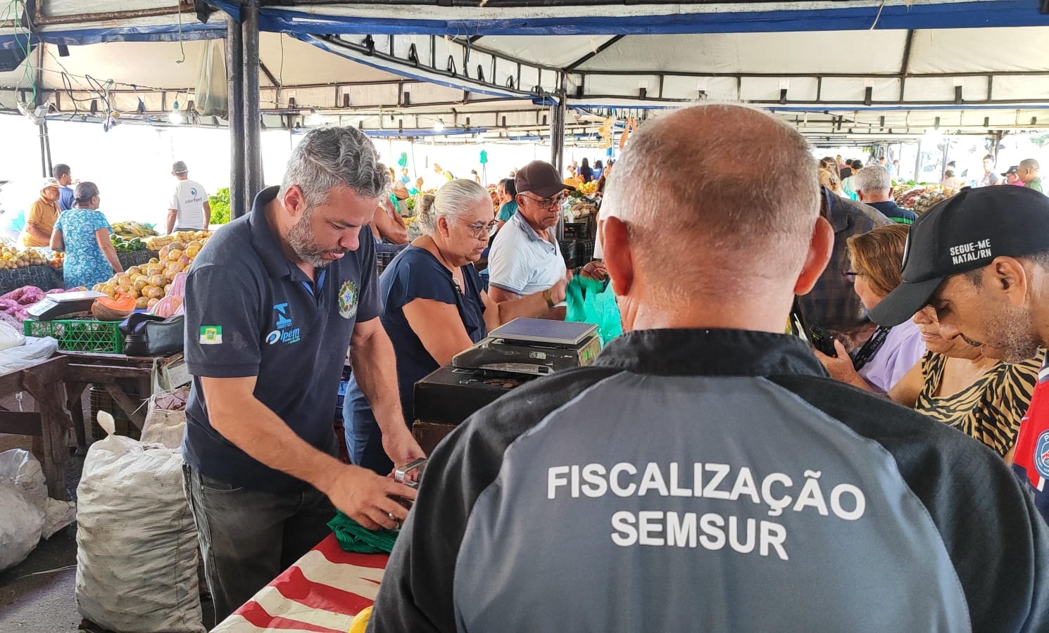 Prefeitura do Natal e IPEM-RN intensificam fiscalização de balanças em feiras livres da capital