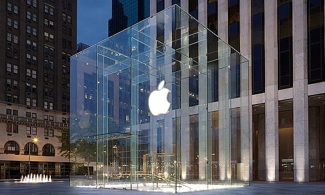 Apple anuncia investimento de US$ 600 milhões para fabricar parte do iPhone nos Estados Unidos