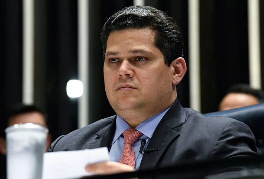 Alcolumbre diz a líderes: ‘Nem com 81 assinaturas pauto o impeachment de ministro do STF’