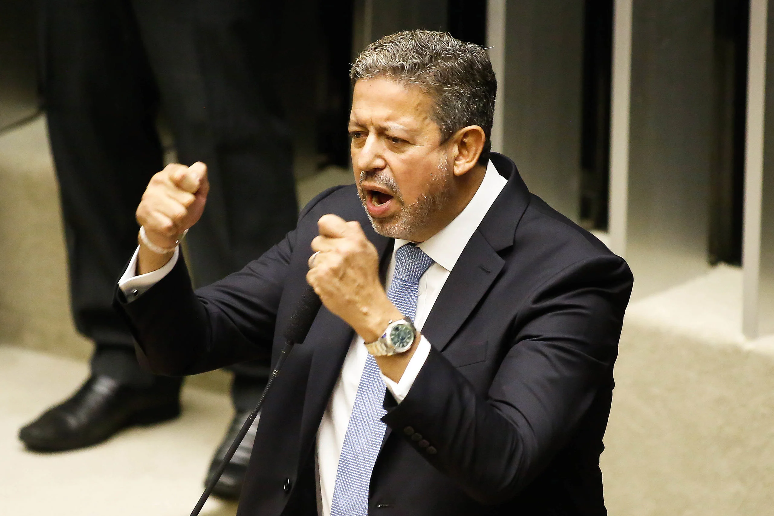Invasão a plenários faz petistas sentirem “saudades” de Arthur Lira