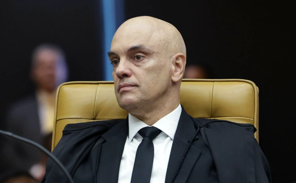 Moraes pede a Zanin que marque julgamento de Jair Bolsonaro