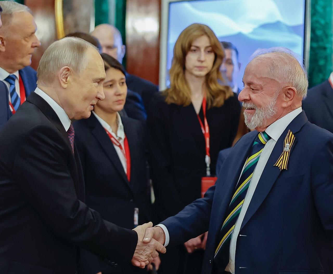 Lula afrontou embargo aumentando em 6.000% importação de diesel da Rússia