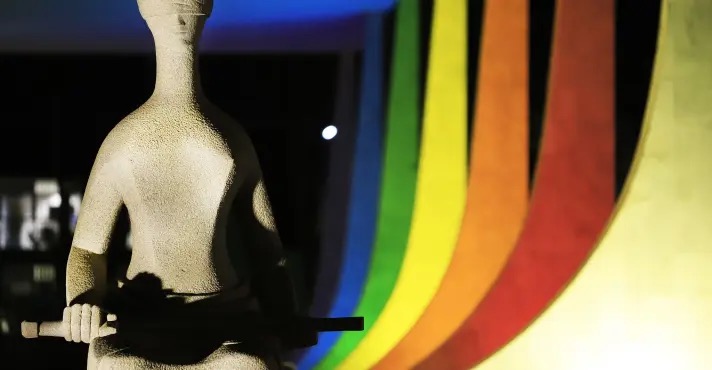 STF presta homenagem a 'homens em relação homoafetiva'