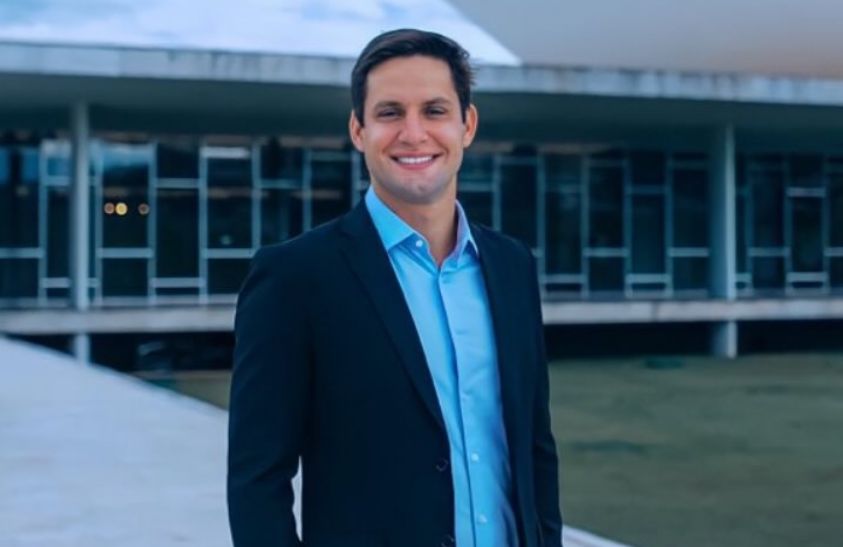 Ex-deputado Rafael Motta segue em coma induzido após acidente em Natal