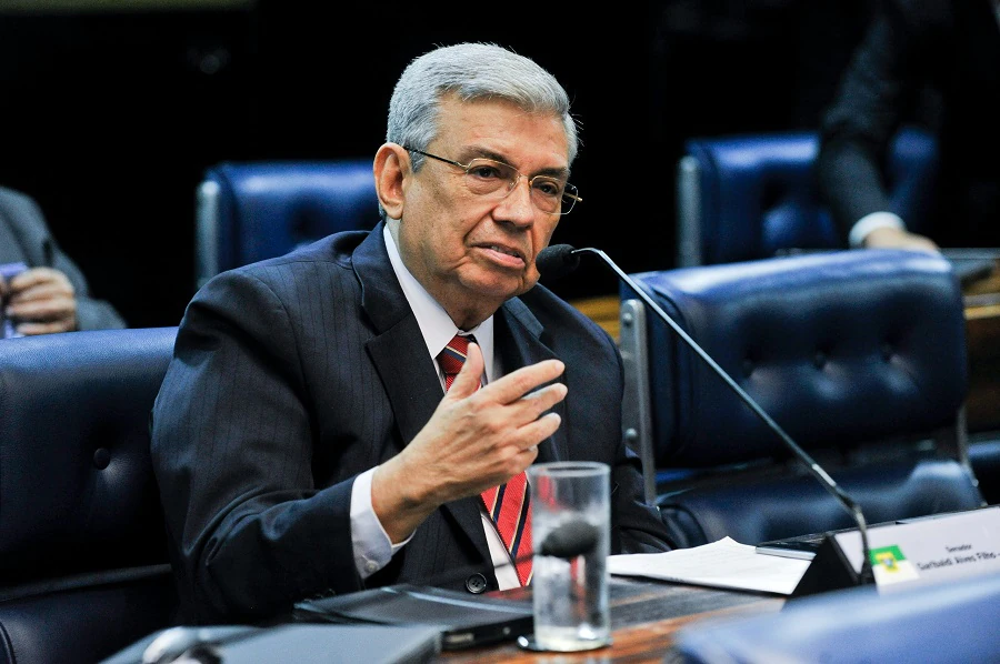 Palavra de Walter é não lançar candidatura nas eleições de 2026, diz Garibaldi