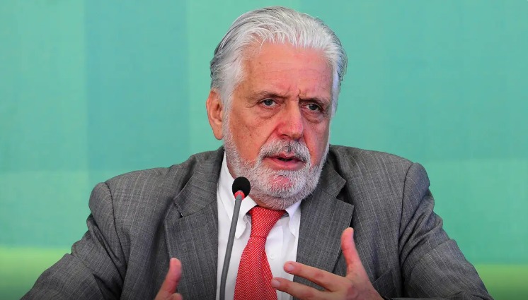 Jaques Wagner discorda do PT e apoia rever penas do 8 de Janeiro