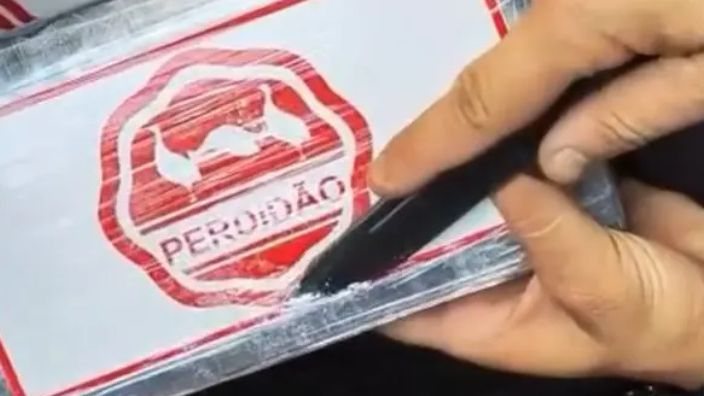 Conhece a “cocaína perdigão”? Polícia faz apreensão de 400 quilos da droga