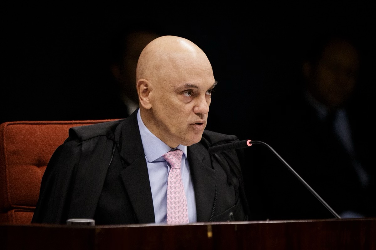 Moraes vota para condenar Bolsonaro e mais 7 por tentativa de golpe de Estado
