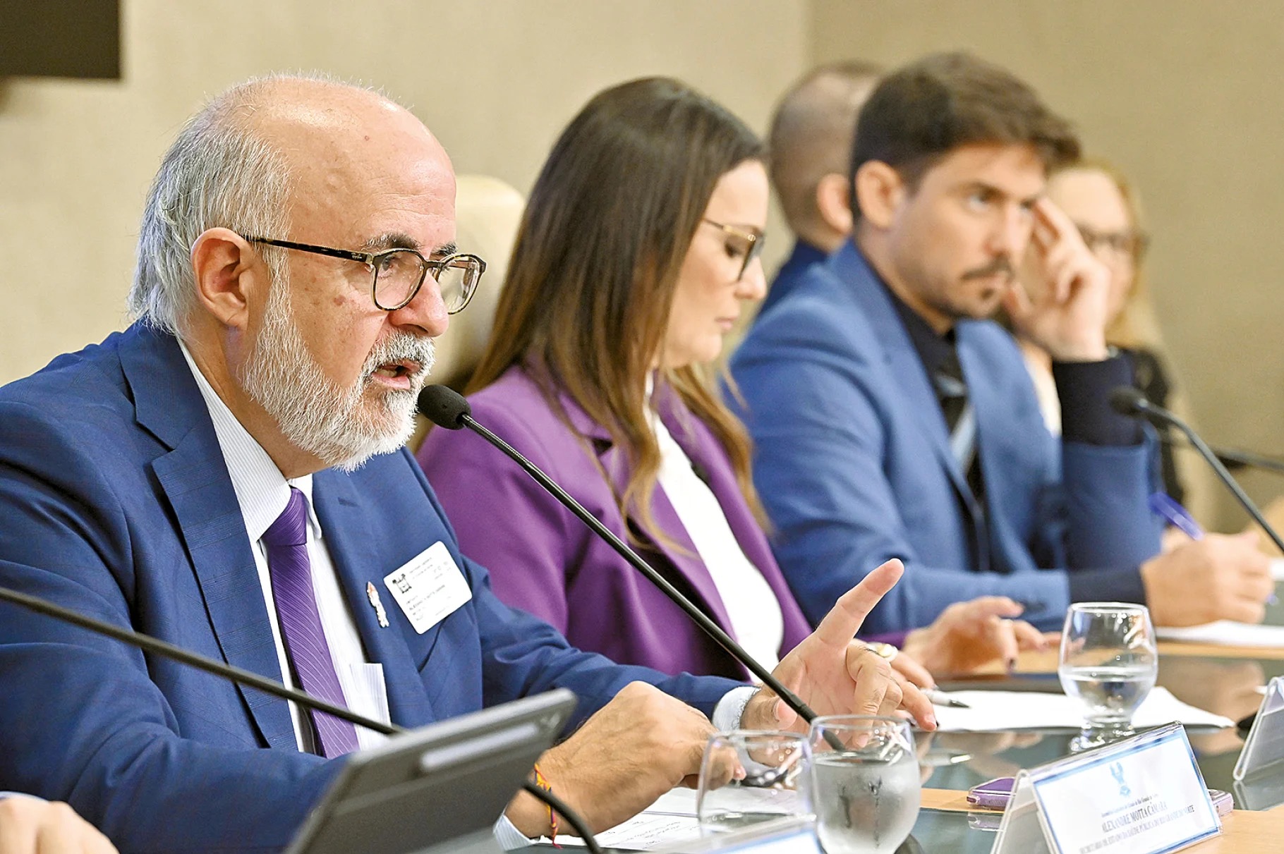 Secretário diz que dívida da Sesap chega a R$ 500 milhões