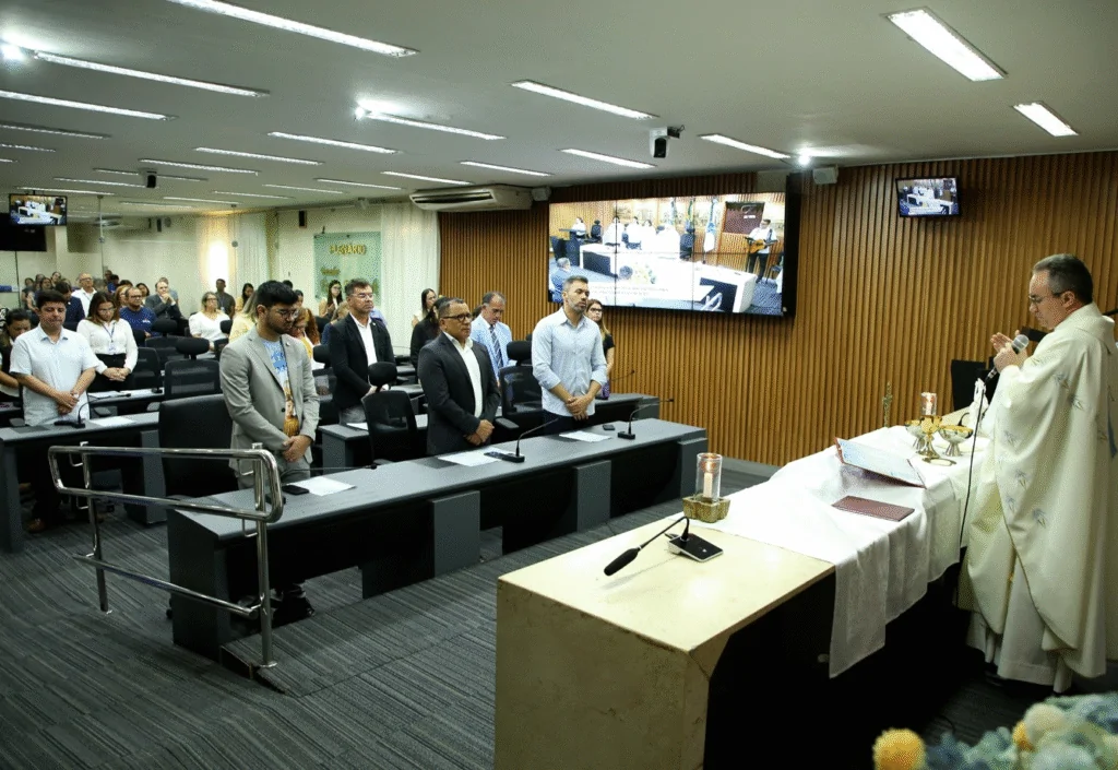 Imagem de Nossa Senhora da Apresentação começa peregrinação em Natal e visita Câmara Municipal