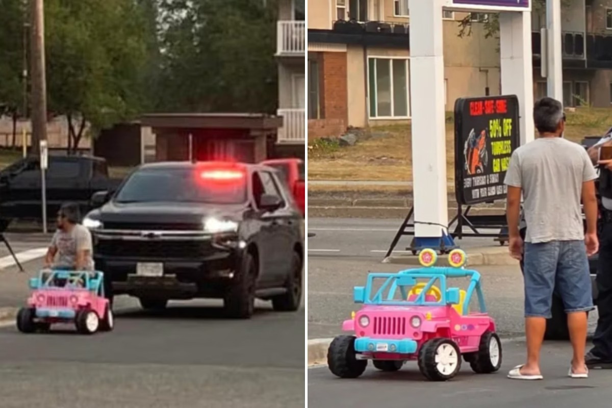 Homem bêbado e com carteira suspensa é detido por dirigir carro de brinquedo em via pública