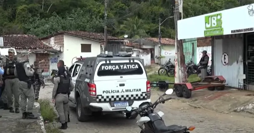 Suspeito é preso e dois baleados após confronto com a PM em Cidade Nova