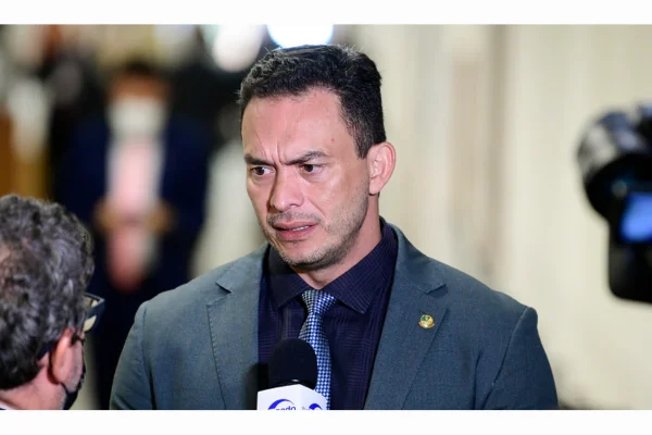 Styvenson insinua que deputados do RN têm medo da Justiça e querem proteção
