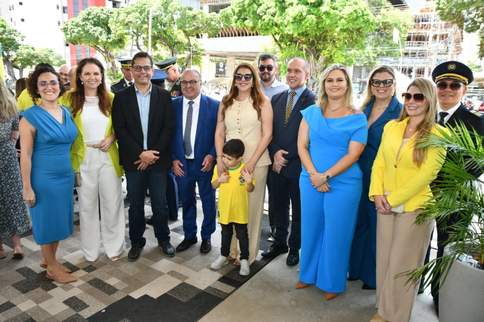 Paulinho Freire defende fim do radicalismo durante desfile do 7 de Setembro em Natal