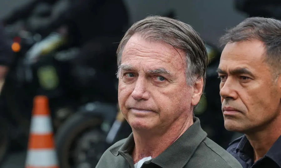Bolsonaro tem quadro de anemia por deficiência de ferro, diz boletim