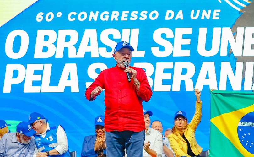 É só propaganda: Lula despreza camisa da Seleção Brasileira desde sua posse