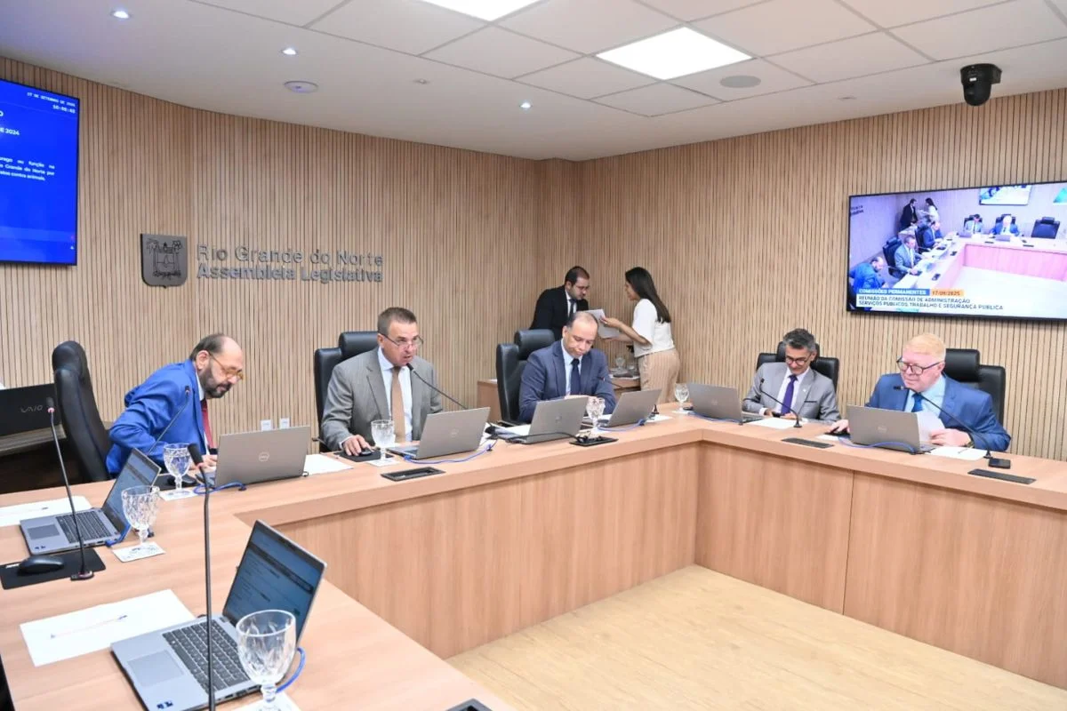 Comissão da ALRN aprova projetos de proteção à mulher, animais e comunidade LGBTQIAPN+