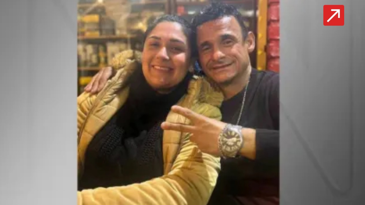 Mulher mata marido após pedido de separação e vai beber em bar com roupa ensanguentada