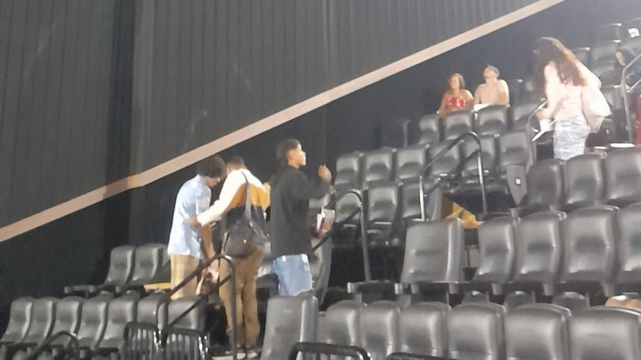 Teto de cinema em shopping desaba durante sessão de 'Invocação do Mal 4'