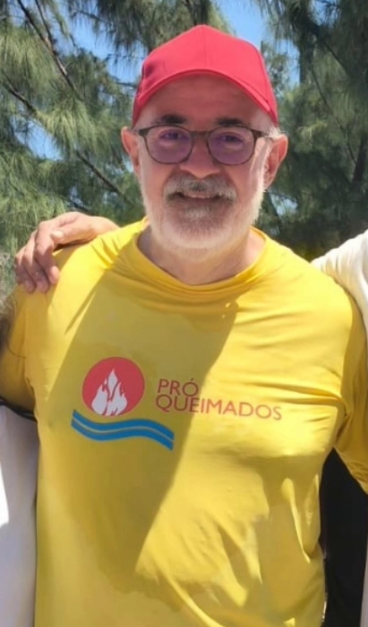 Secretário de Saúde do RN usa camisa do ProQueimados em manifestação política e revolta voluntários