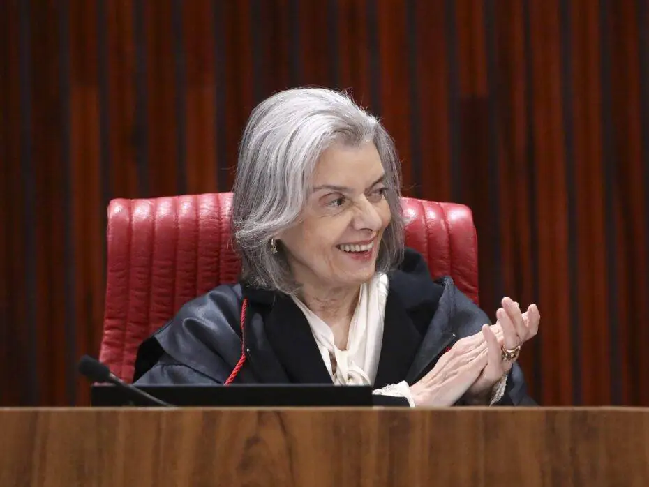 Cármen Lúcia diz que 8/1 não foi espontâneo, mas ação planejada