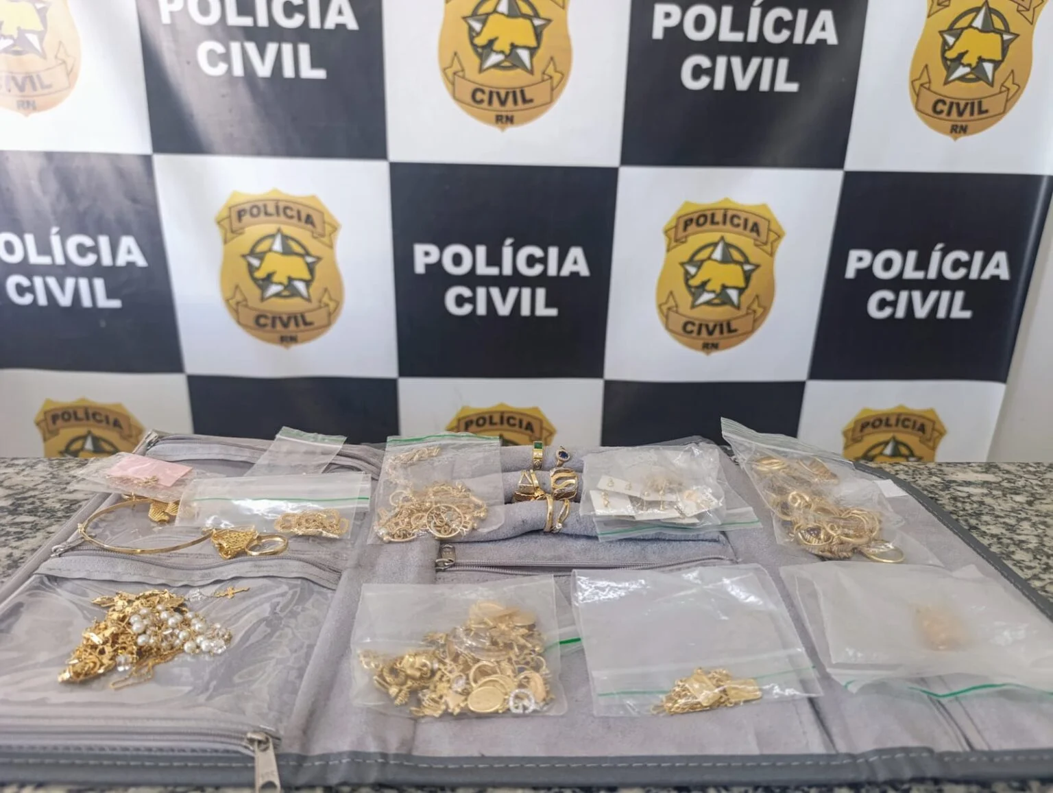Homem é preso em flagrante por receptação de joias furtadas em Pau dos Ferros