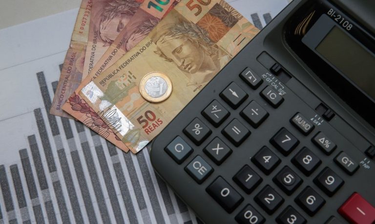 Inadimplência recua em Natal, mas dívida com cartão continua sendo a vilã